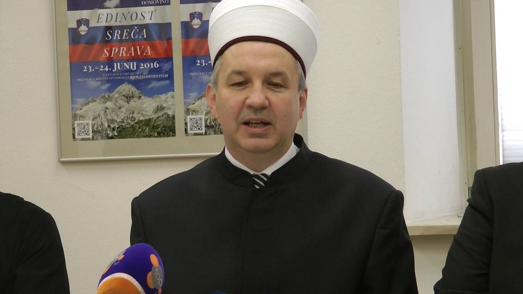 Mufti Nedžad Grabus je pred tremi leti v Odmevih na Televiziji Slovenija izrekel zlovešče preroške besede, da bodo čez 20 let Slovenci večinoma muslimanske veroizpovedi.