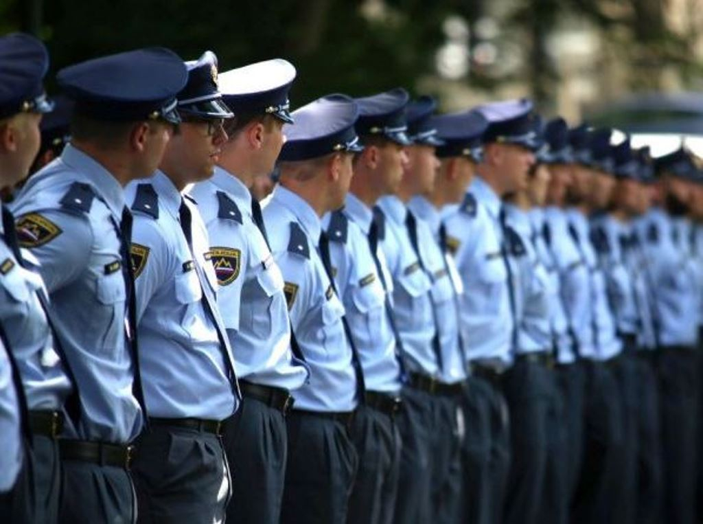 Policisti PU Maribor so posredovali v več kot sto dogodkih.
