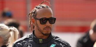 Bahrajn, Sakhir. Testiranja pred novo sezono Formule ena v Bahrajnu. Britanski dirkac Lewis Hamilton (Mercedes-AMG).