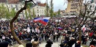 Ljubljana, Presernov trg. Protest vseh delov civilne druzbe in mnogih aktivisticnih organizacij proti vladi Janeza Janse.