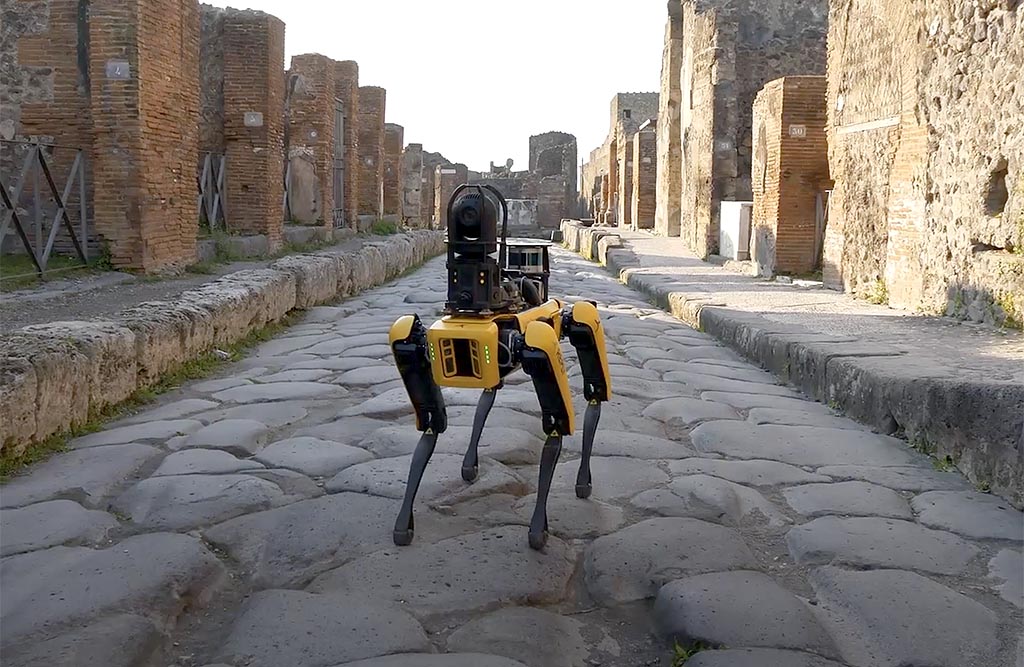 Pompée : Un chien robot explore les ruines