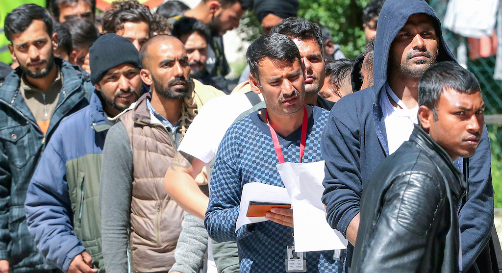 Passage illégal à nouveau des frontières : Afghans, Pakistanais, Népalais et autres