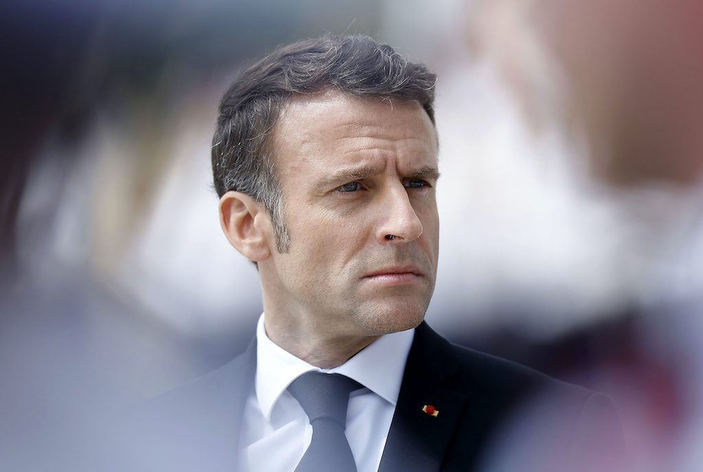 Macron sah sich mit einer Lawine der Kritik wegen des Begriffs „Dezivilisierung Frankreichs“ konfrontiert.