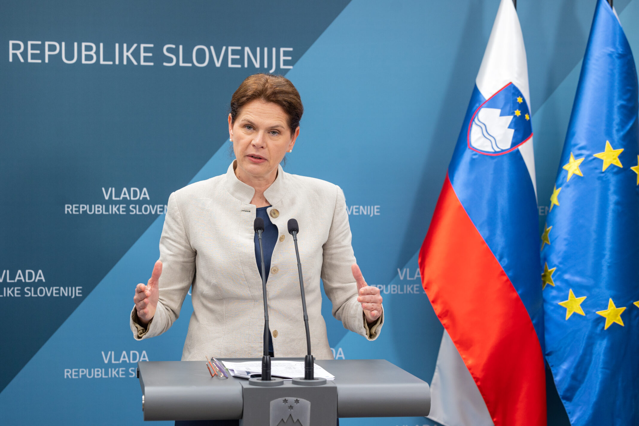 SDM opozarja na sporno preteklost Alenke Bratušek - Demokracija