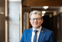 (INTERVJU) Opozicijski poslanec Jožef Lenart: “Sedanji premier je ta čas le še s pol teže v vladnem sedlu.”