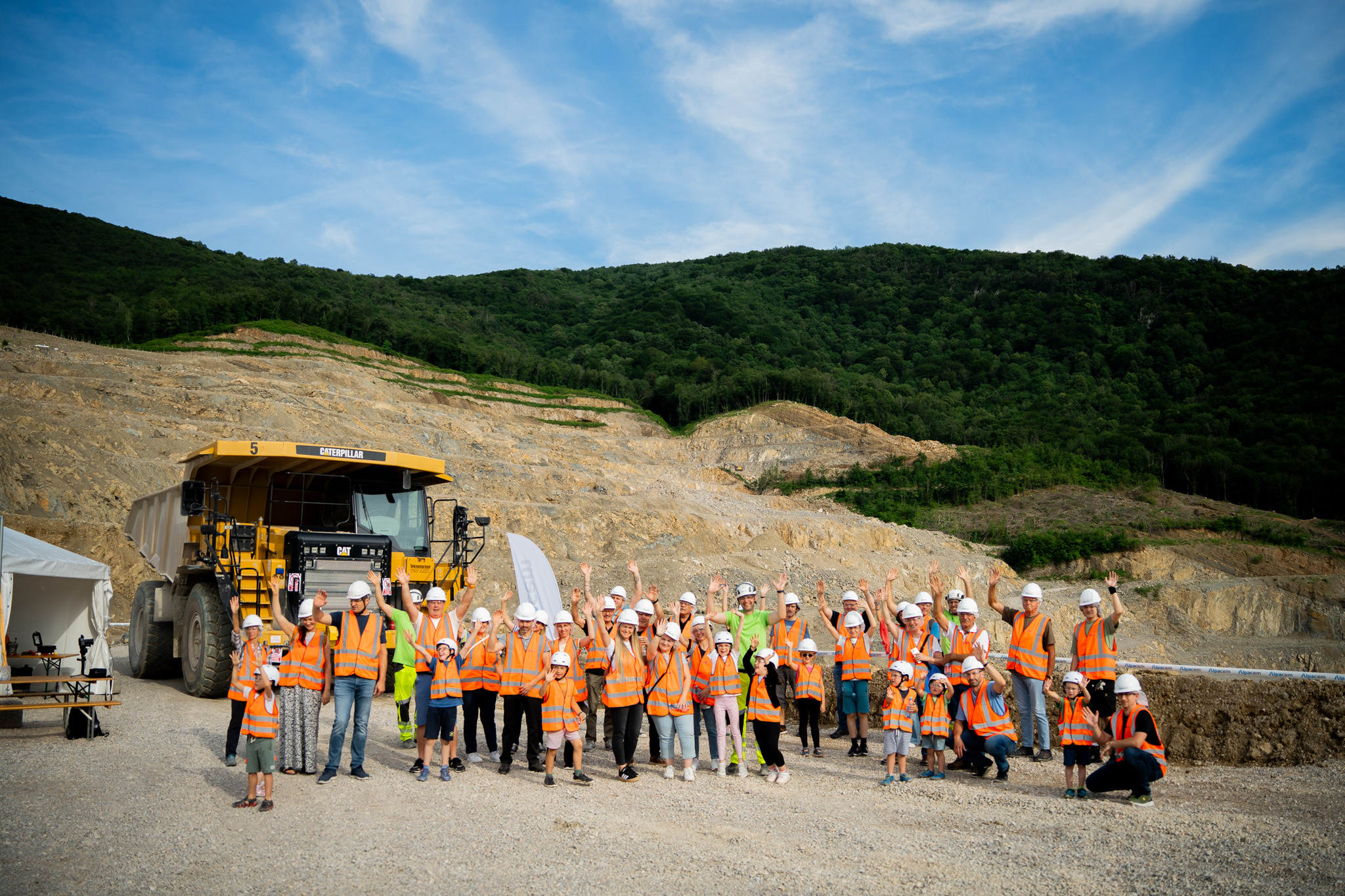 Dan odprtih vrat cementarne Alpacem Cement – vpogled v naravne sestavine cementa,...